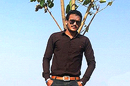 Gajendra Rana ha estudiado Administración